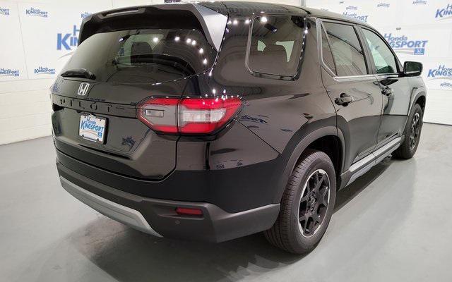 new 2025 Honda Pilot car, priced at $45,819