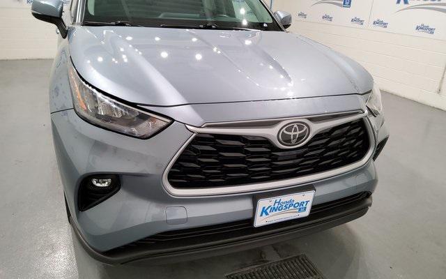 used 2021 Toyota Highlander car, priced at $31,988