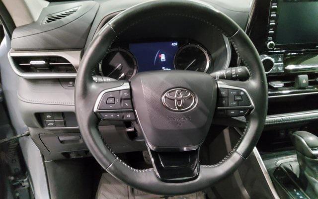 used 2021 Toyota Highlander car, priced at $31,988