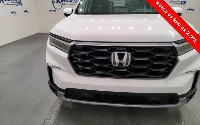 new 2025 Honda Pilot car, priced at $45,350