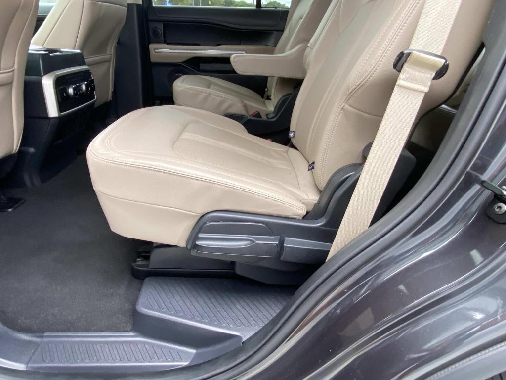 used 2024 Ford Expedition car, priced at $49,597