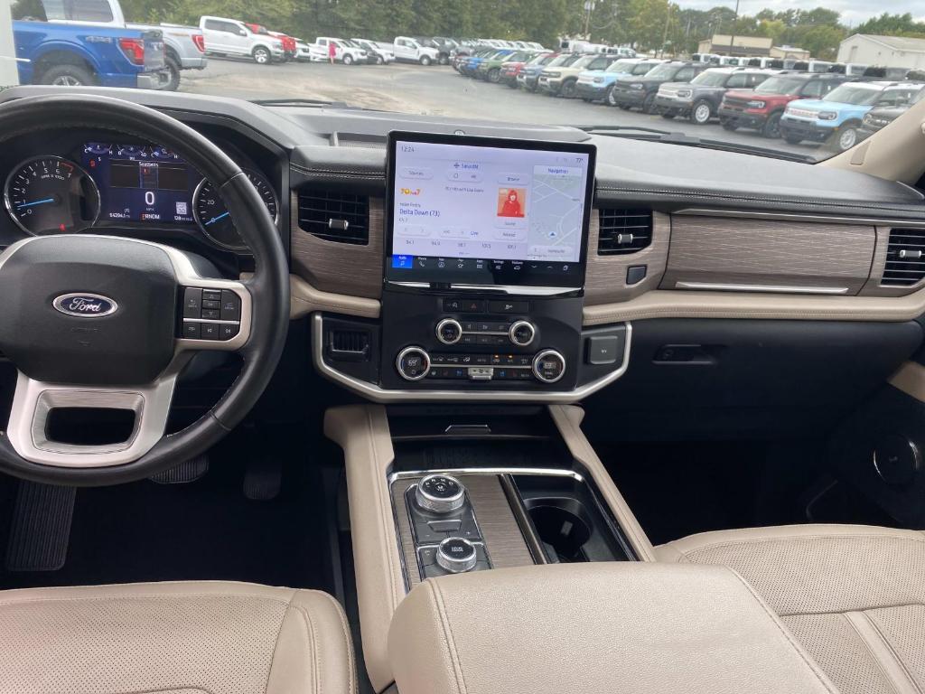 used 2024 Ford Expedition car, priced at $49,597