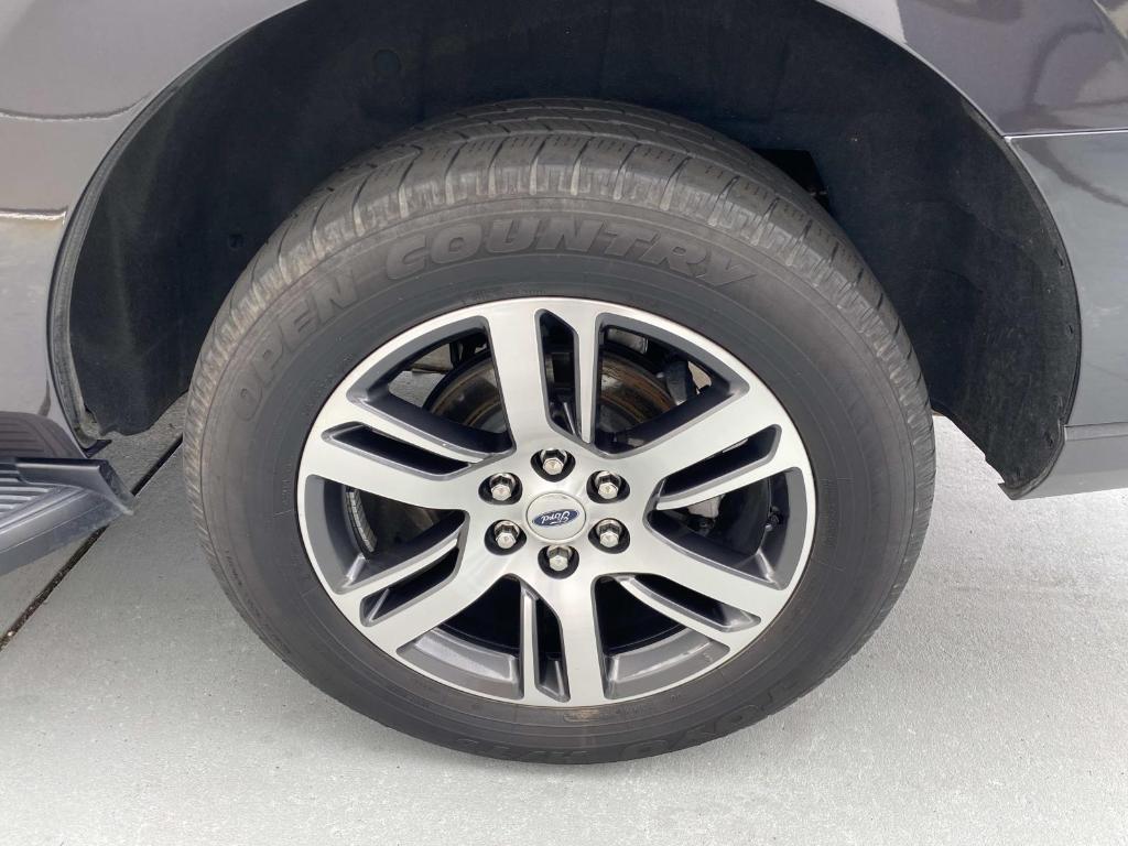 used 2024 Ford Expedition car, priced at $49,597