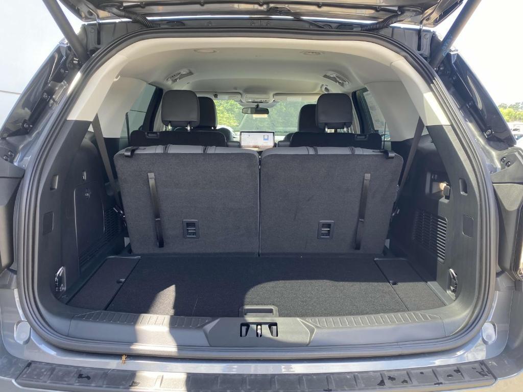 new 2025 Ford Explorer car, priced at $45,190