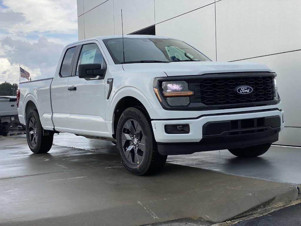 new 2025 Ford F-150 car, priced at $41,922