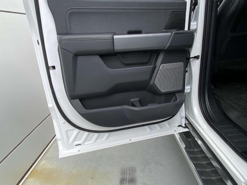new 2025 Ford F-150 car, priced at $62,712