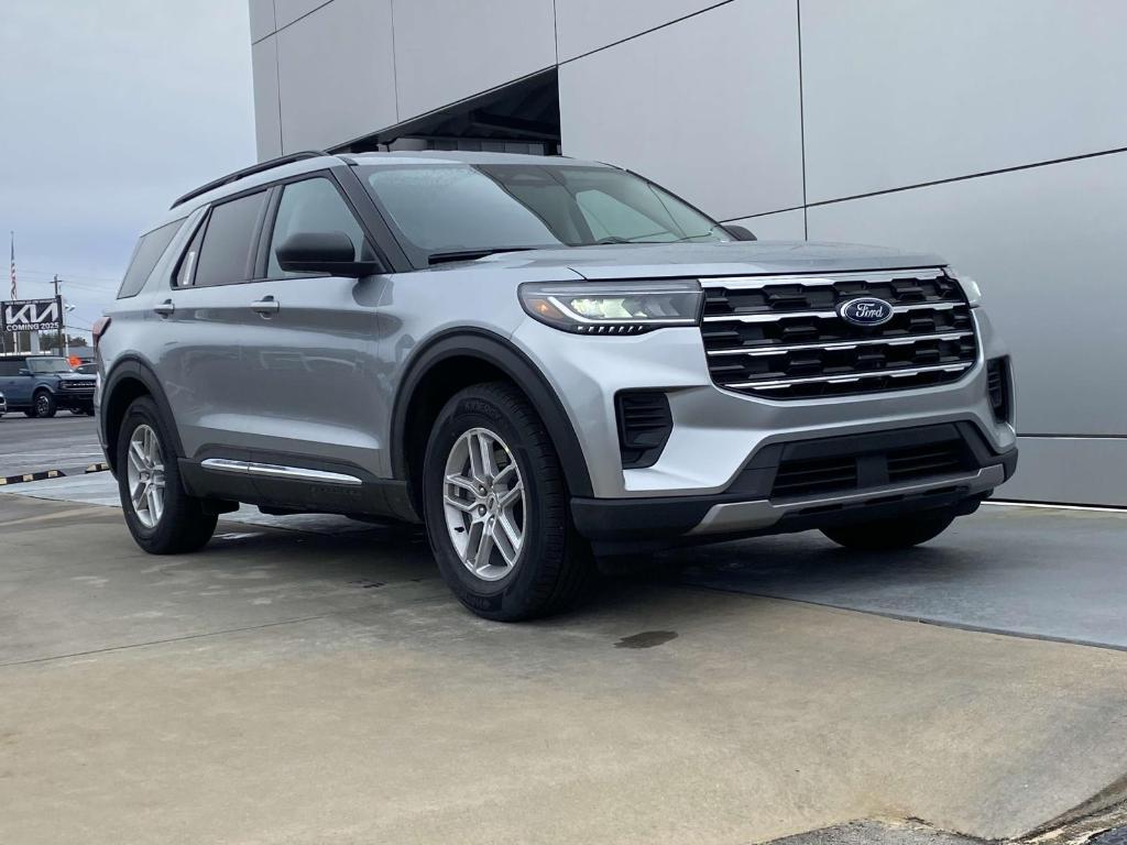 new 2025 Ford Explorer car, priced at $36,950