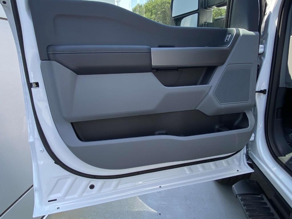 new 2025 Ford F-250 car, priced at $53,015