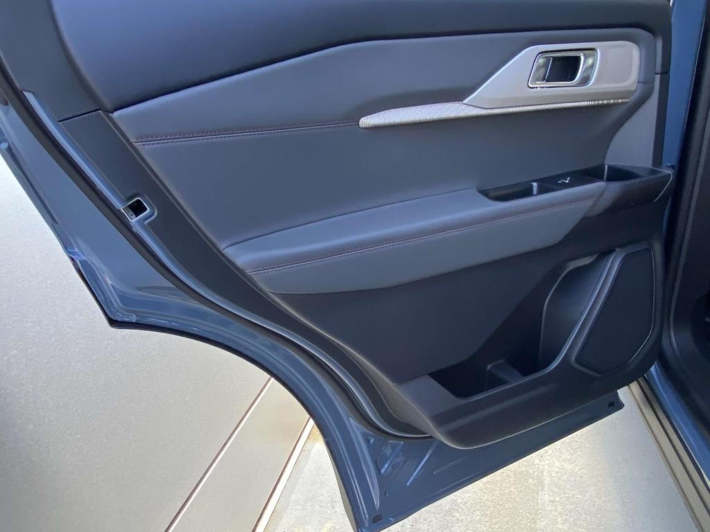 new 2025 Ford Explorer car, priced at $42,275