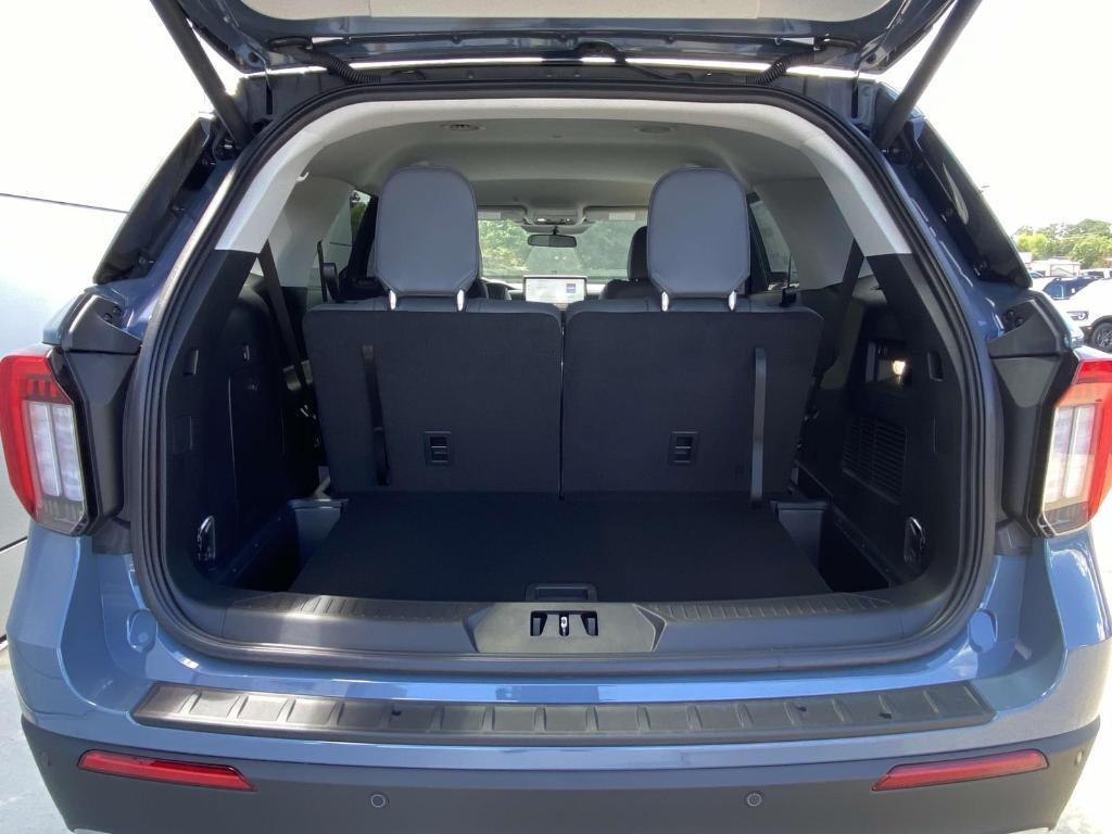 new 2025 Ford Explorer car, priced at $42,275