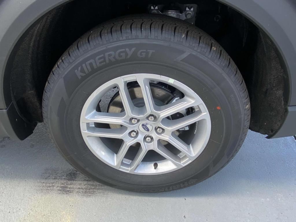 new 2025 Ford Explorer car, priced at $42,275