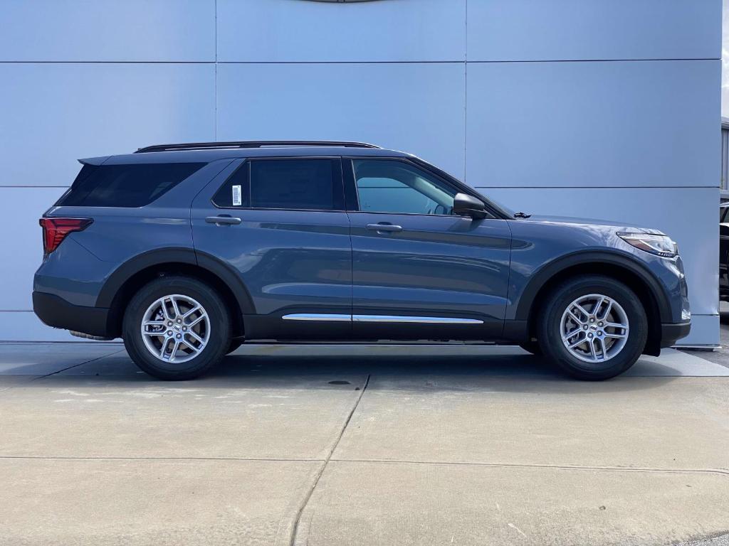 new 2025 Ford Explorer car, priced at $42,275