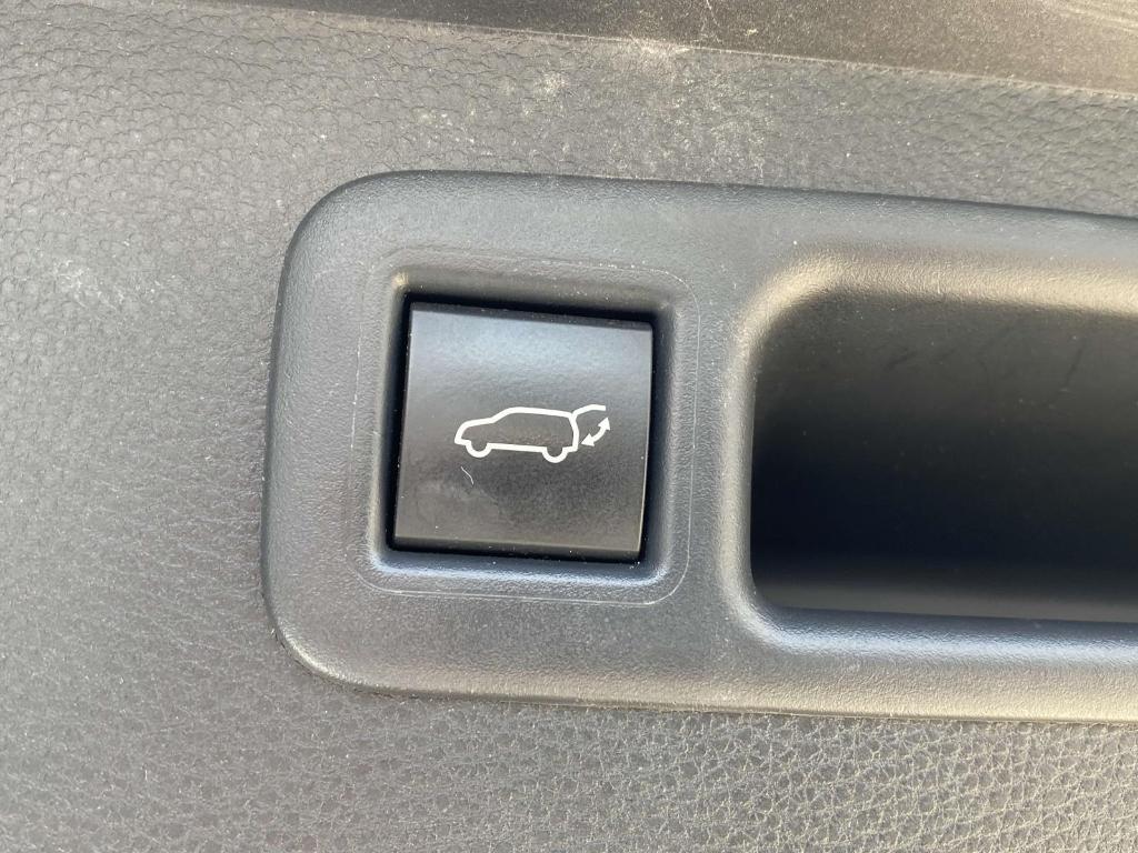 used 2023 Toyota Highlander car, priced at $38,394