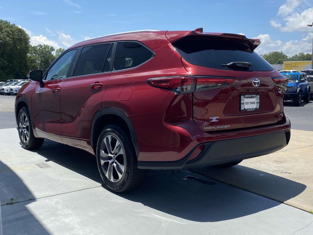 used 2023 Toyota Highlander car, priced at $38,394