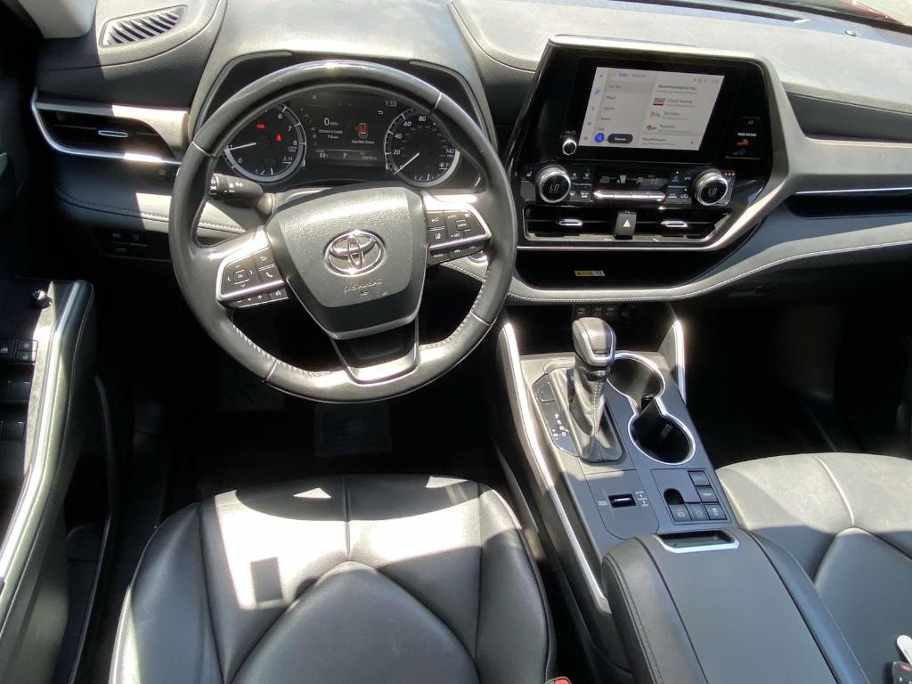 used 2023 Toyota Highlander car, priced at $38,394