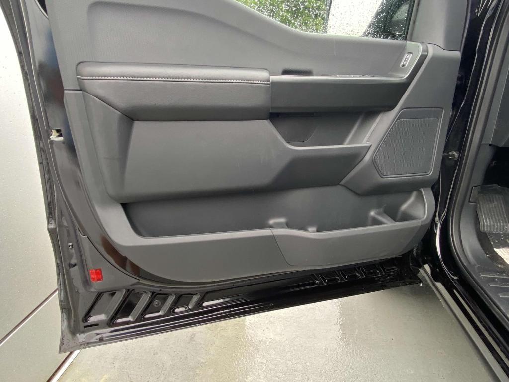 new 2025 Ford F-150 car, priced at $43,176