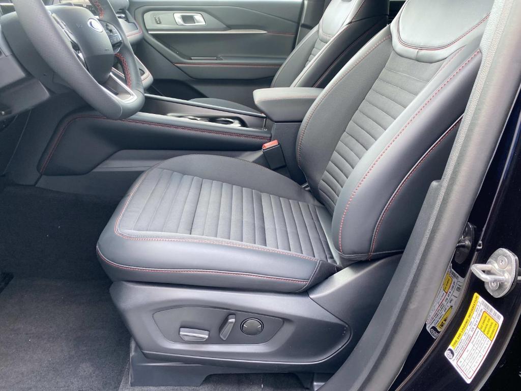 new 2025 Ford Explorer car, priced at $42,115