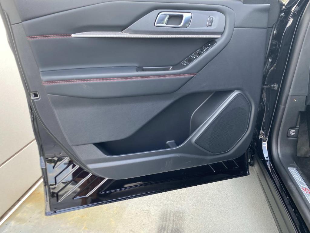 new 2025 Ford Explorer car, priced at $42,115