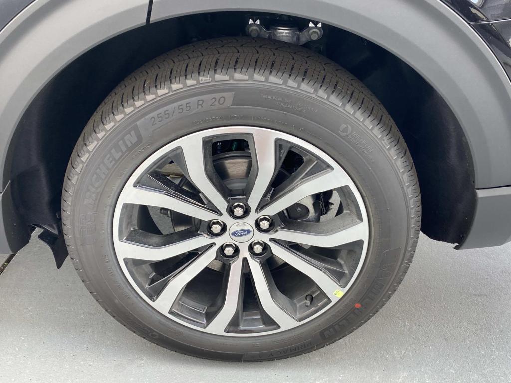 new 2025 Ford Explorer car, priced at $42,115