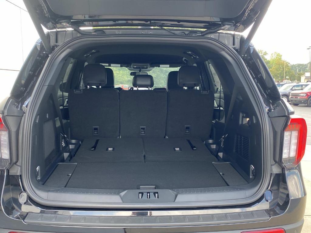 new 2025 Ford Explorer car, priced at $42,115