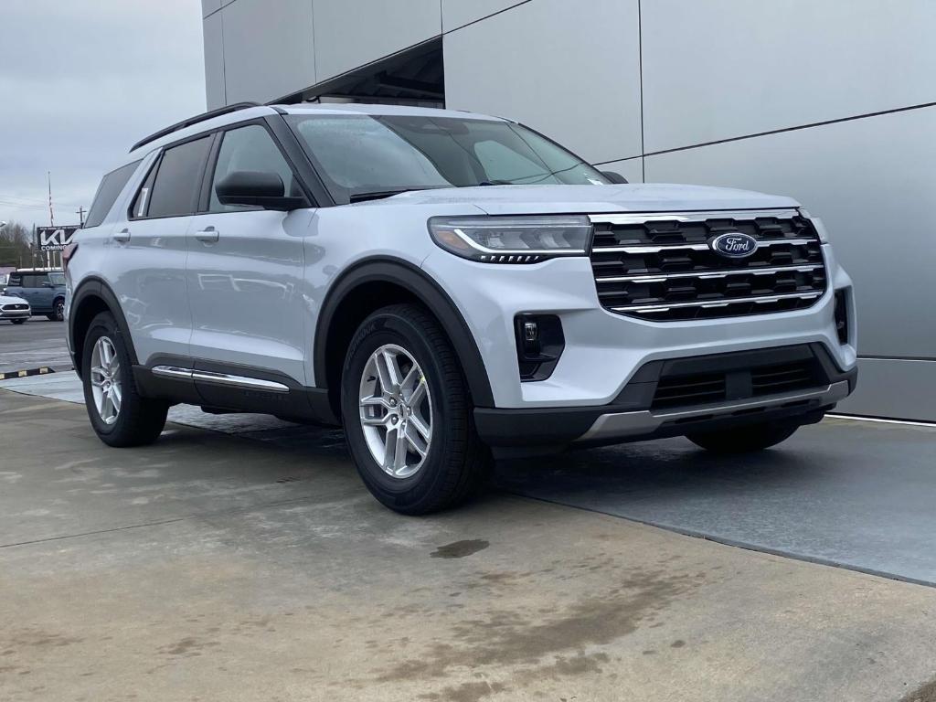 new 2025 Ford Explorer car, priced at $40,510