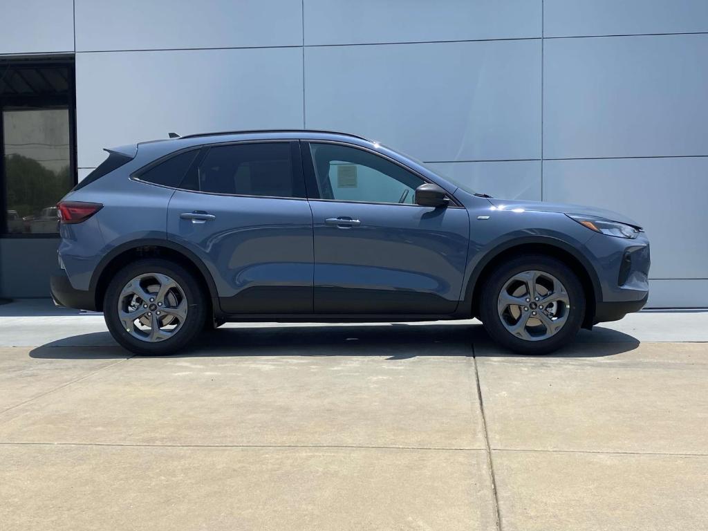 new 2025 Ford Escape car, priced at $31,252
