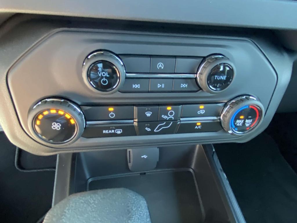 new 2025 Ford Bronco car, priced at $45,285
