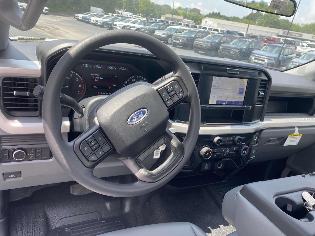 new 2025 Ford F-250 car, priced at $45,450