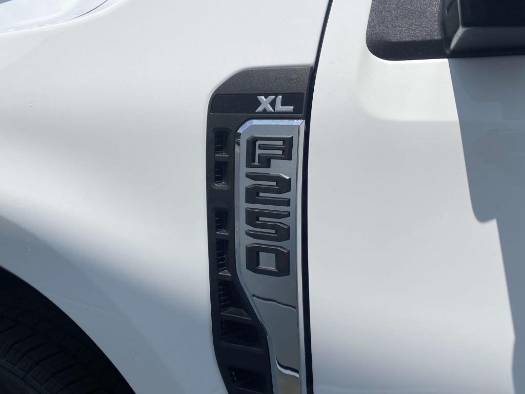 new 2025 Ford F-250 car, priced at $45,450