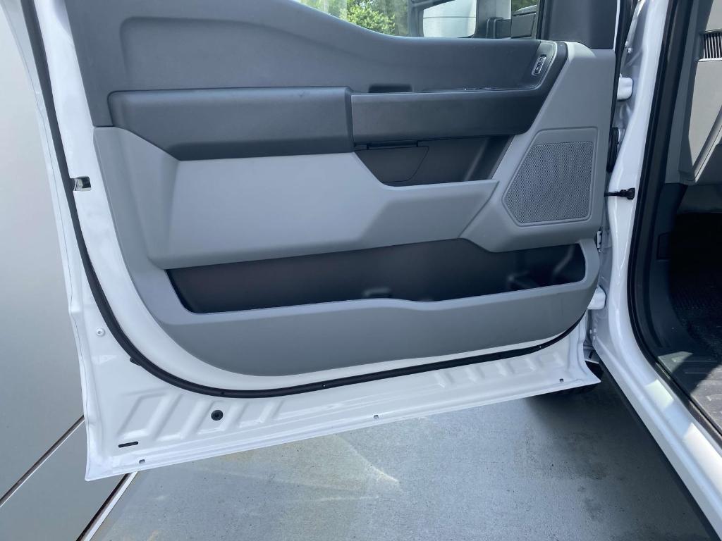 new 2025 Ford F-250 car, priced at $45,450