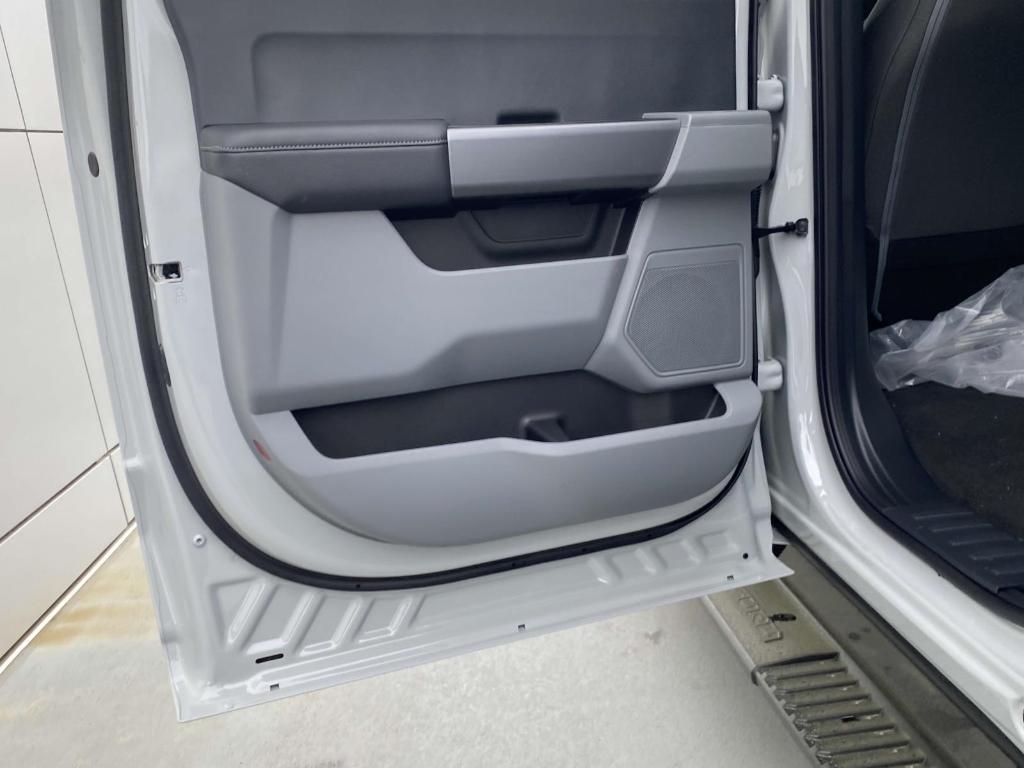 new 2025 Ford F-250 car, priced at $57,625