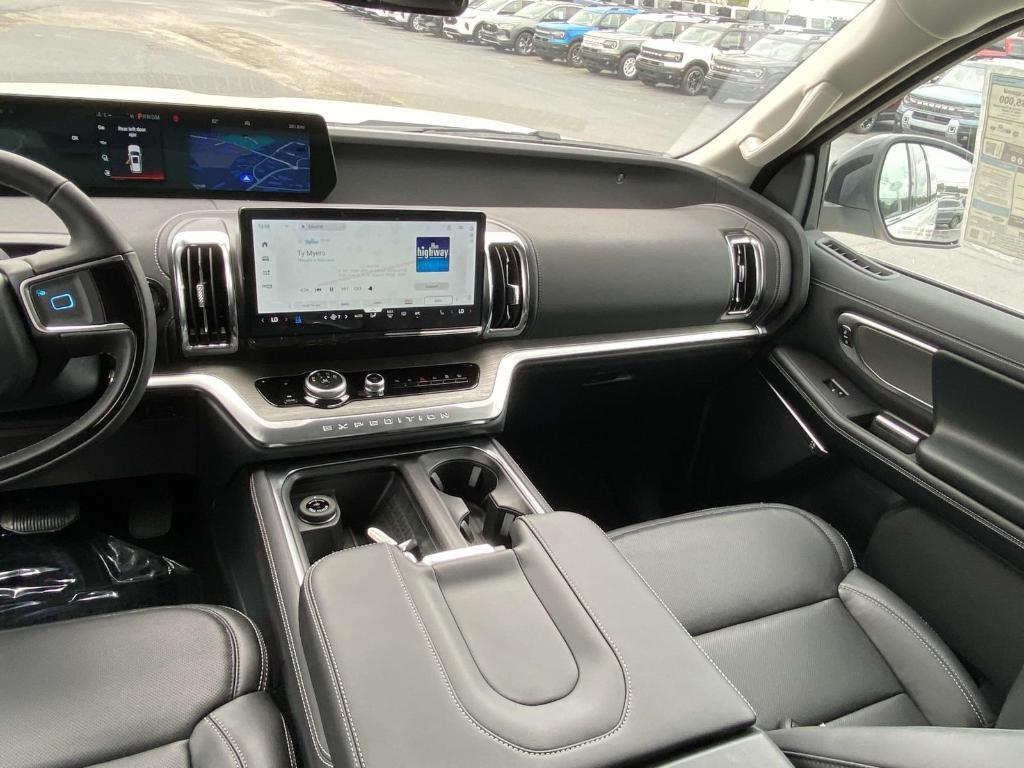 new 2025 Ford Expedition Max car, priced at $83,230