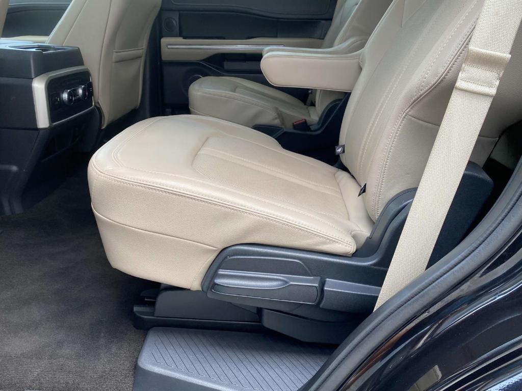 used 2023 Ford Expedition car, priced at $45,997