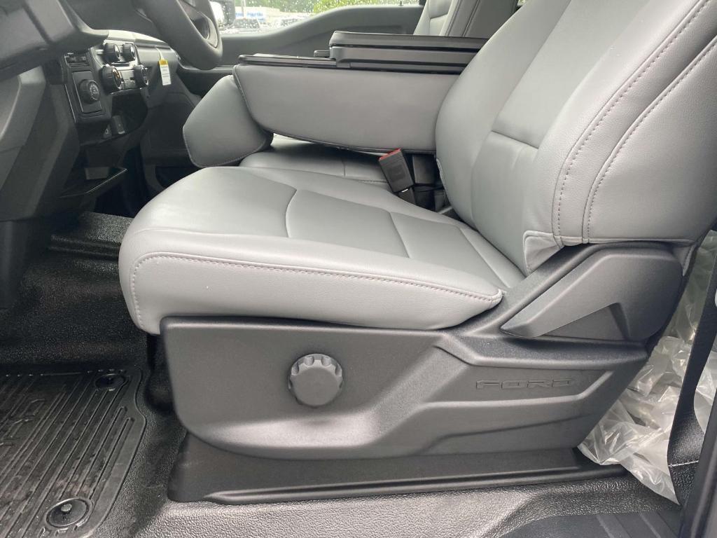 new 2025 Ford F-250 car, priced at $60,140