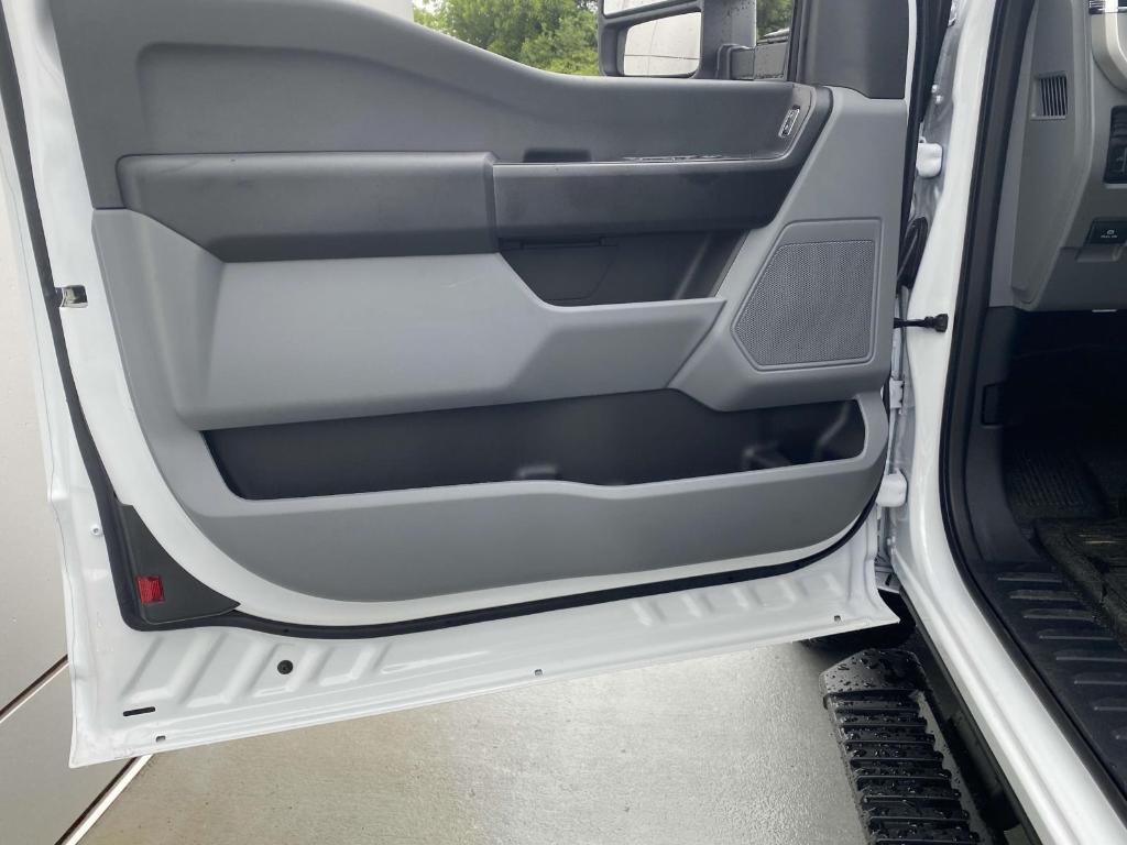 new 2025 Ford F-250 car, priced at $60,140