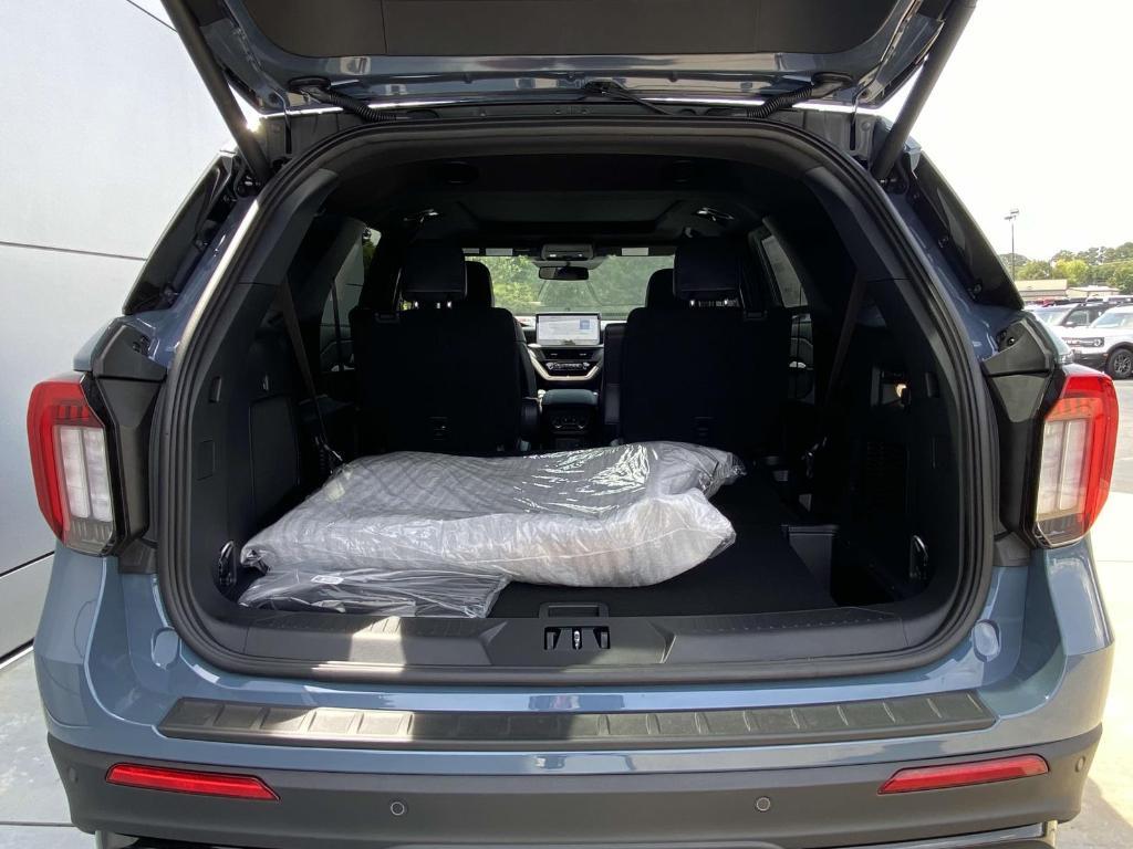 new 2025 Ford Explorer car, priced at $58,050