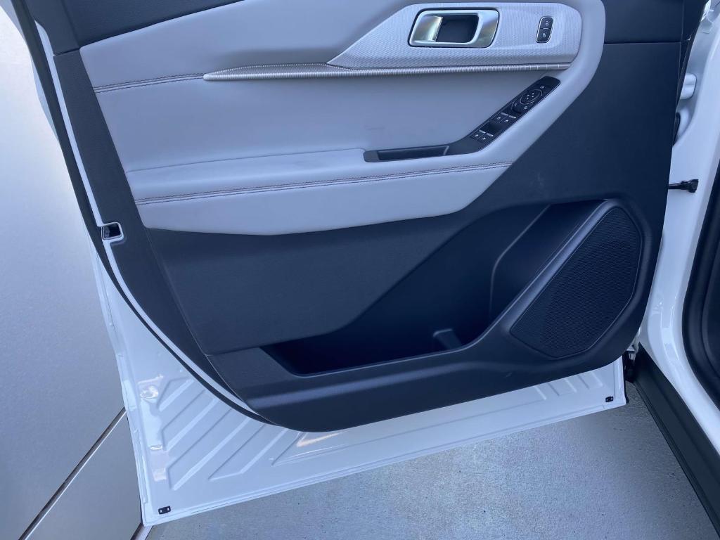 new 2025 Ford Explorer car, priced at $42,620
