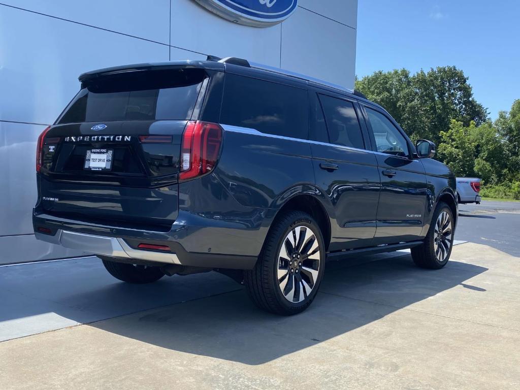 new 2025 Ford Expedition car, priced at $81,020