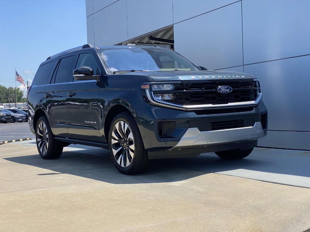 new 2025 Ford Expedition car, priced at $81,020
