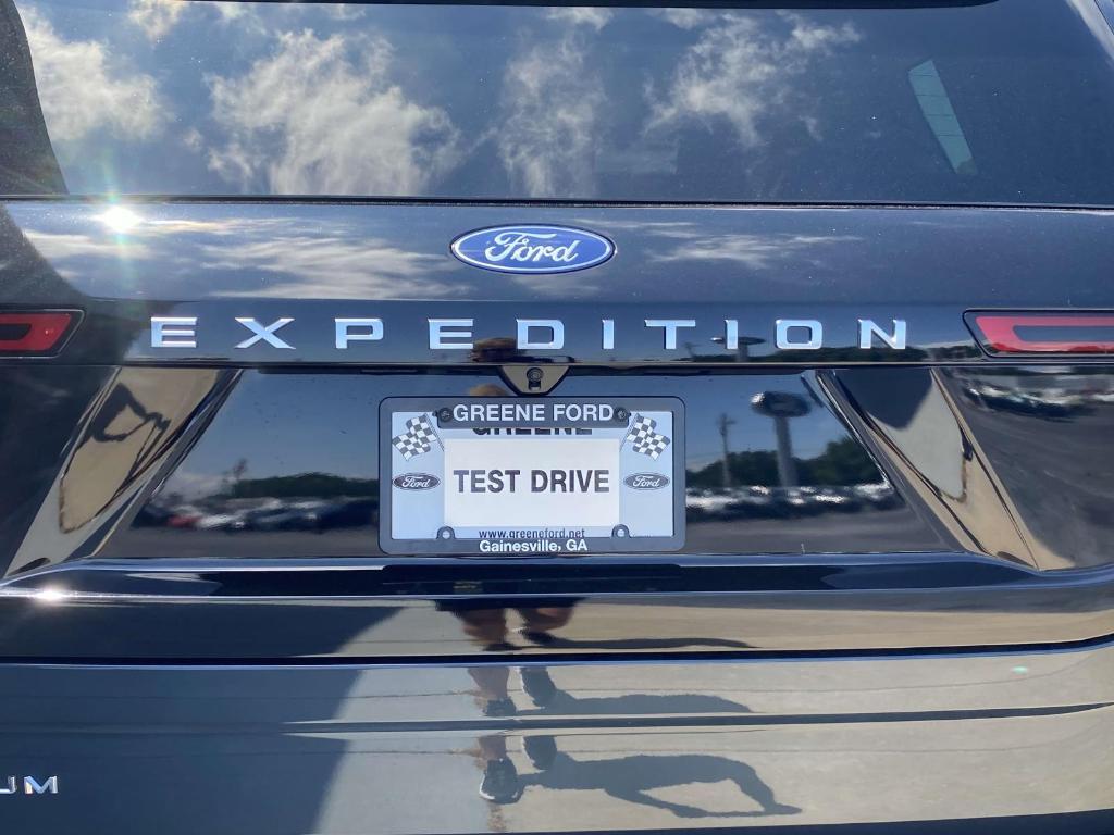 new 2025 Ford Expedition car, priced at $81,020