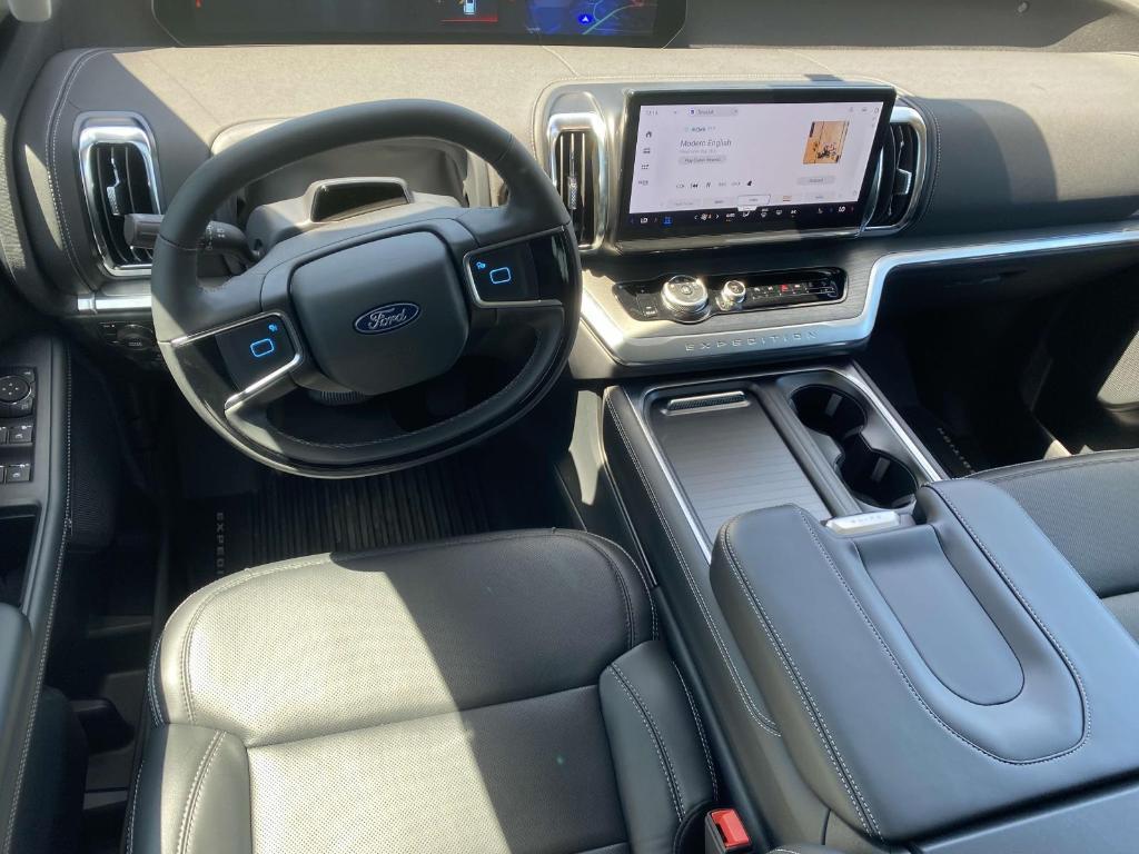 new 2025 Ford Expedition car, priced at $81,020