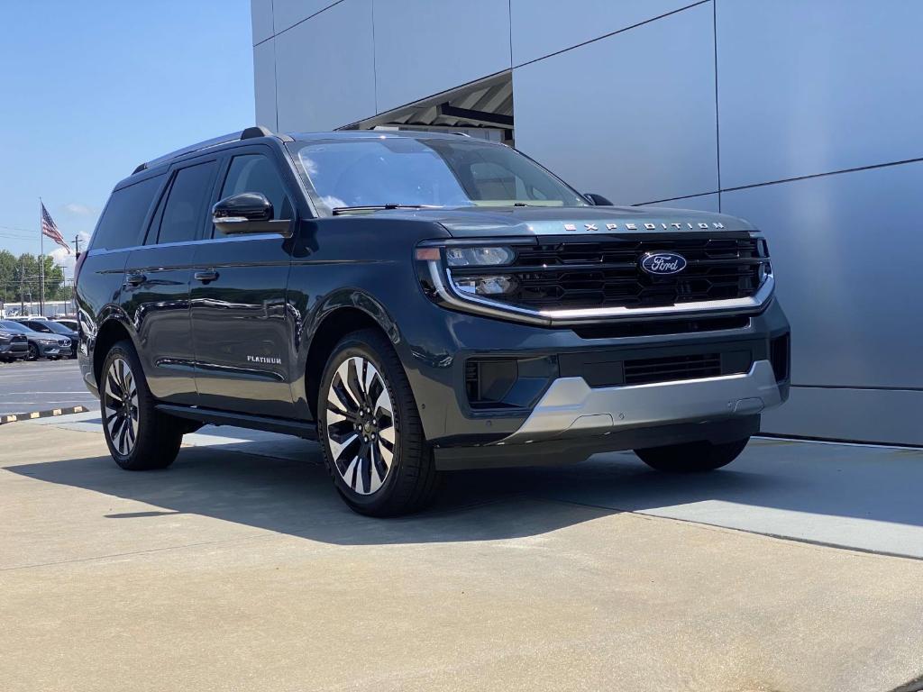 new 2025 Ford Expedition car, priced at $81,020