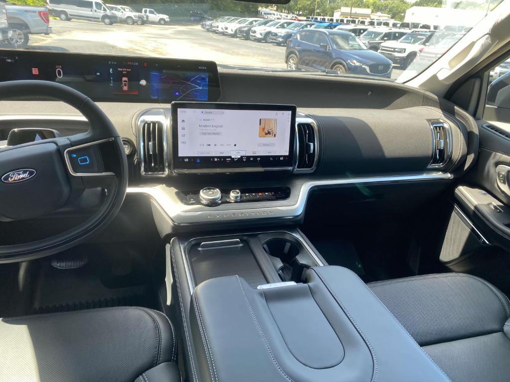 new 2025 Ford Expedition car, priced at $81,020