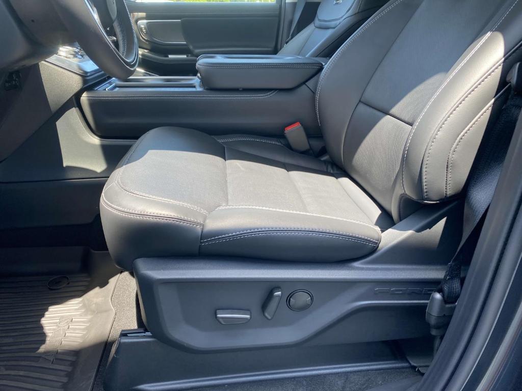 new 2025 Ford Expedition car, priced at $81,020