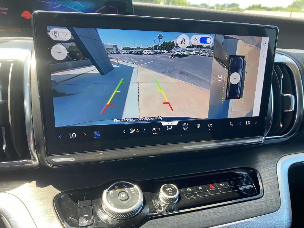 new 2025 Ford Expedition car, priced at $81,020
