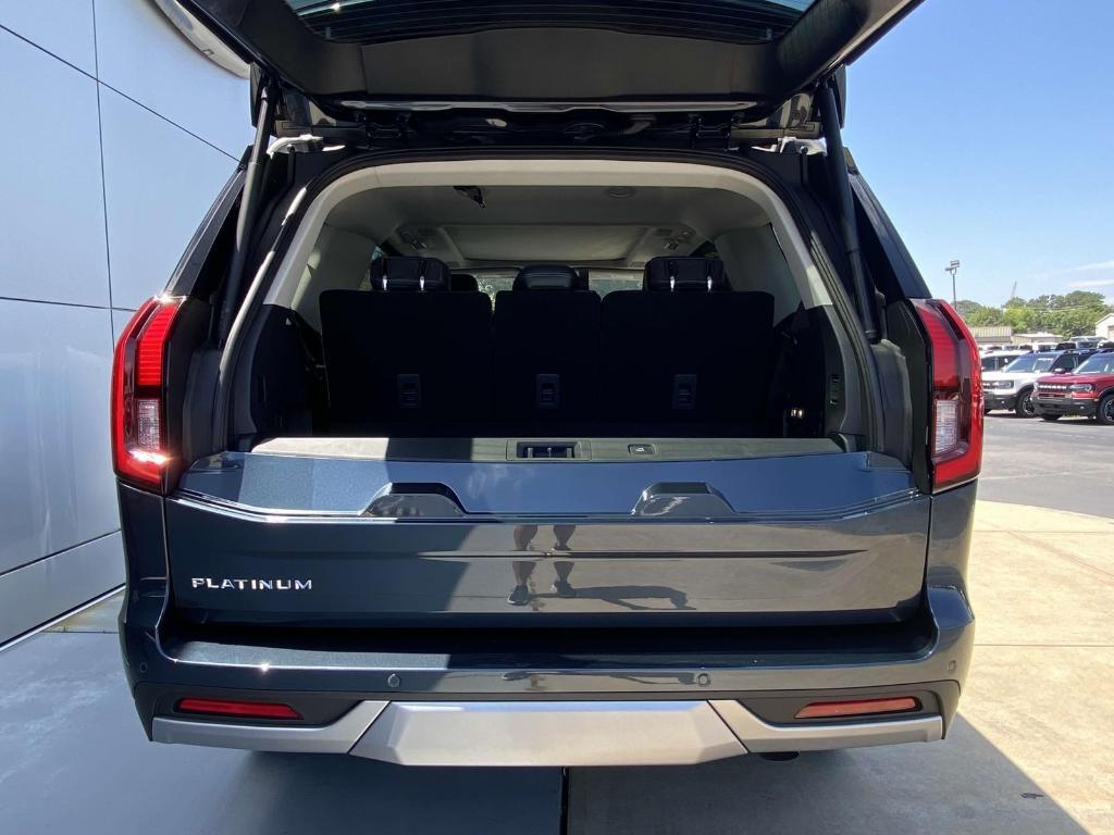 new 2025 Ford Expedition car, priced at $81,020