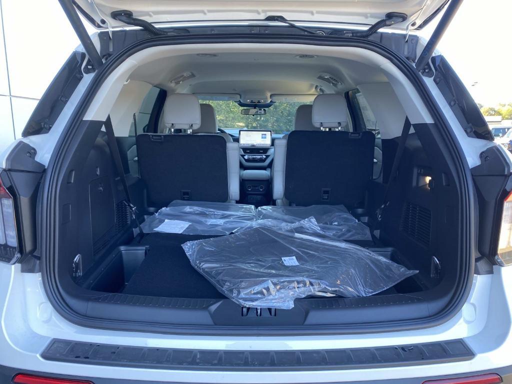 new 2025 Ford Explorer car, priced at $41,020