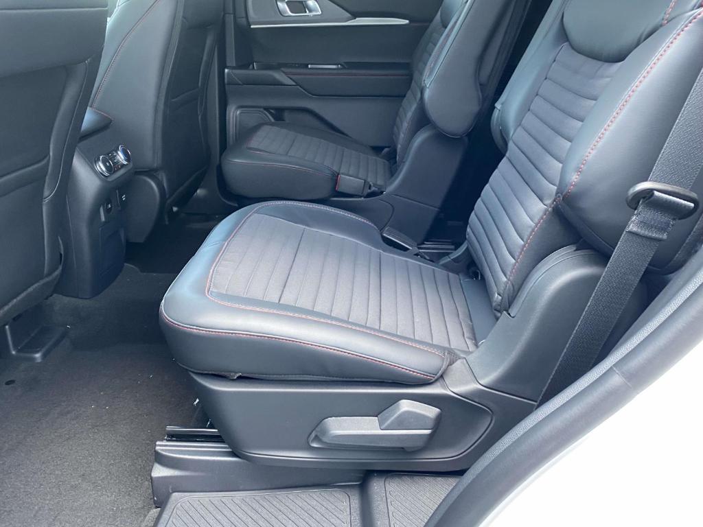 new 2025 Ford Explorer car, priced at $49,070
