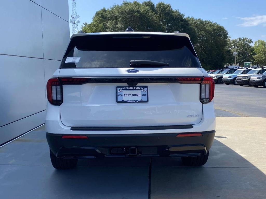 new 2025 Ford Explorer car, priced at $49,070