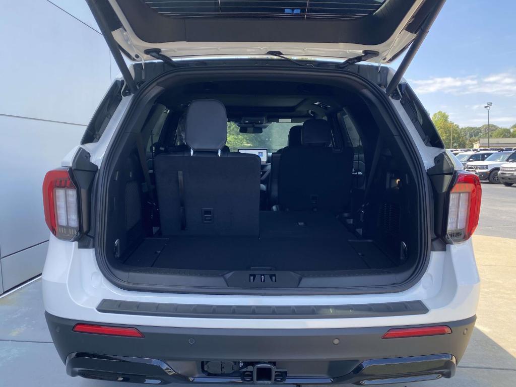 new 2025 Ford Explorer car, priced at $49,070